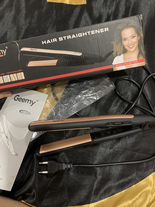 Вирівнювач для волосся Geemy.