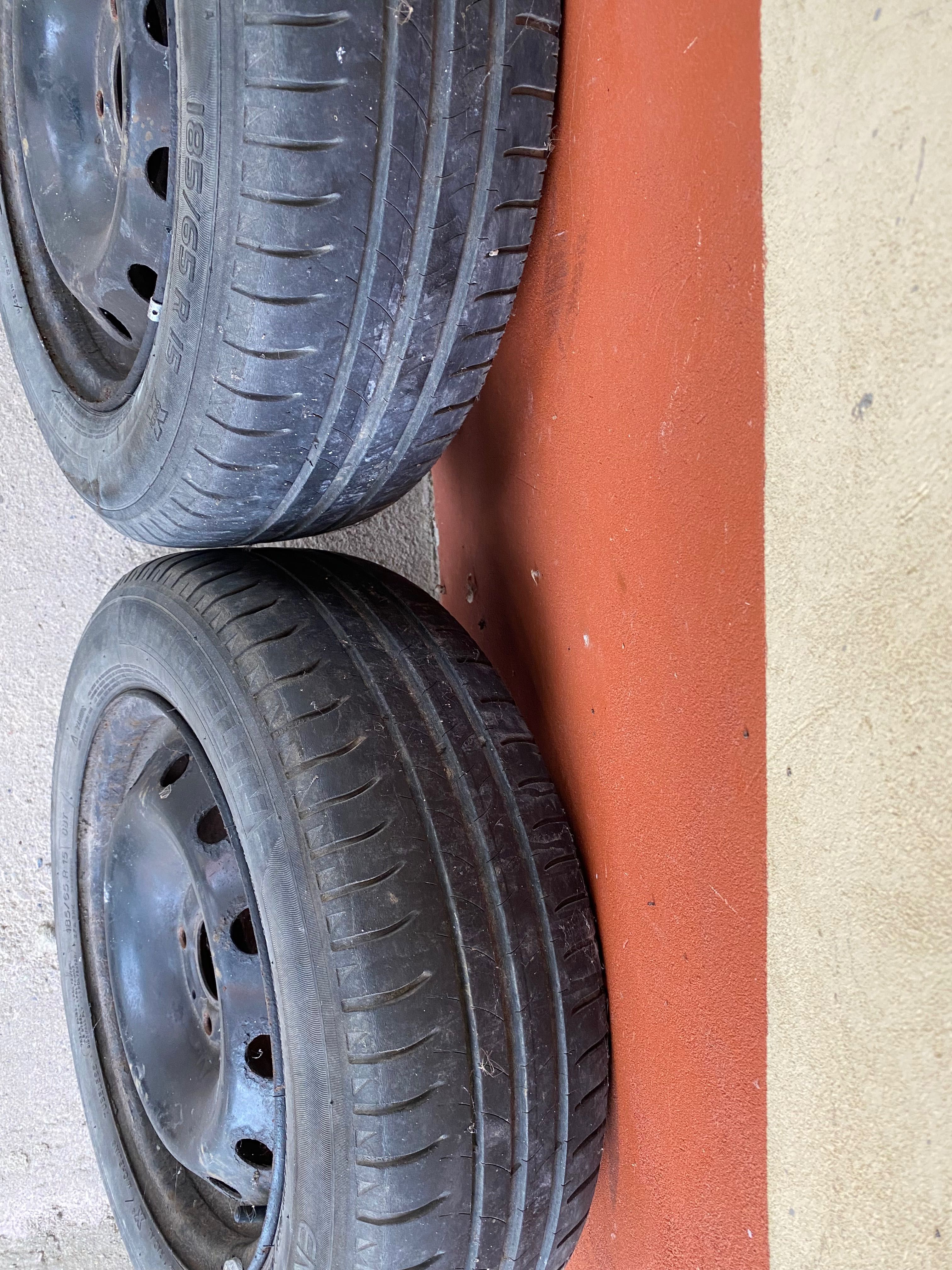 Opony z felgami 185/65R15