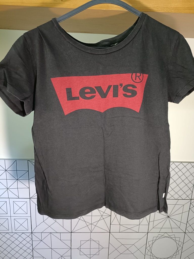 4 t-shirts Levi's