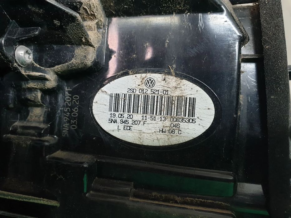 Farolim esquerdo VOLKSWAGEN Tiguan (AD1, AX1)