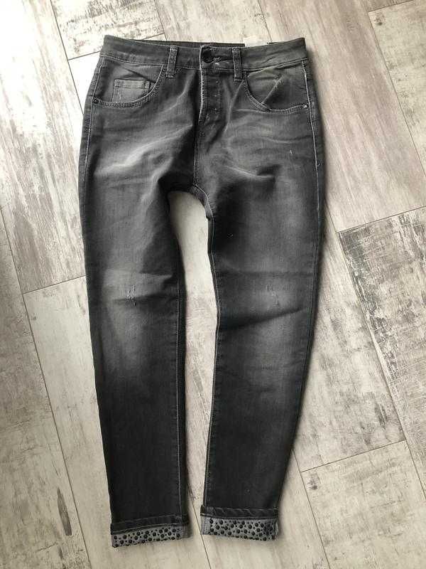 Завужені джинси італія