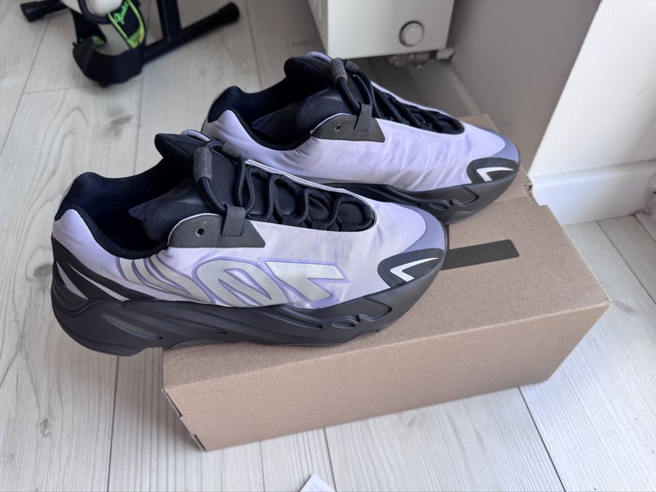 Buty senakaersy Adidas Yeezy 700 26 cm 41 1/3