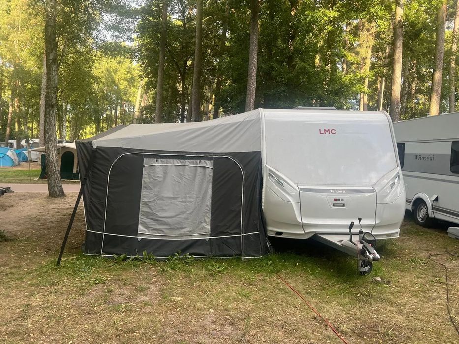 LMC Tandero 500 K - Rodzinna, 5 osobowa przyczepa kempingowa  Używana 1 sezon / Stan bardzo dobry / DMC: 1500 kg / łóżka piętrowe