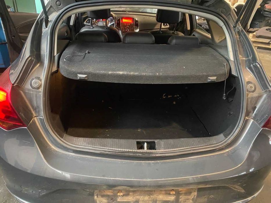 Розборка, шрот, запчастини Opel Astra J Hatchbak A17DTC