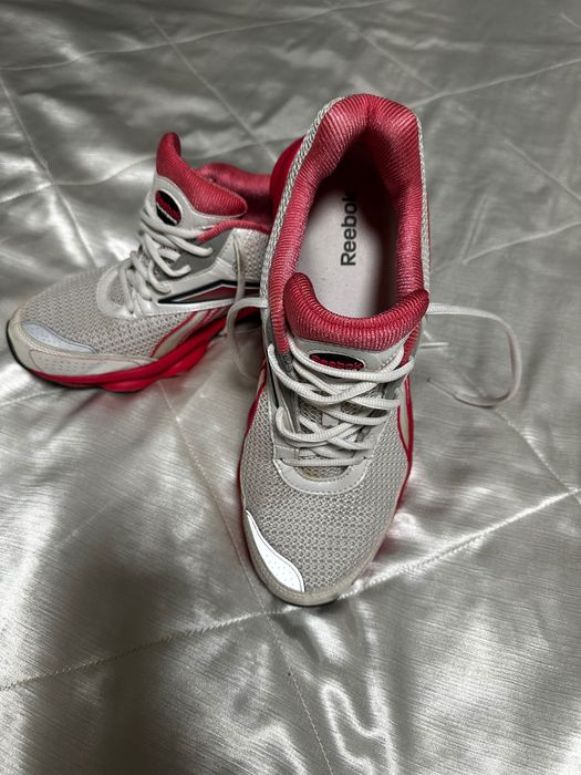 Спортивне взуття