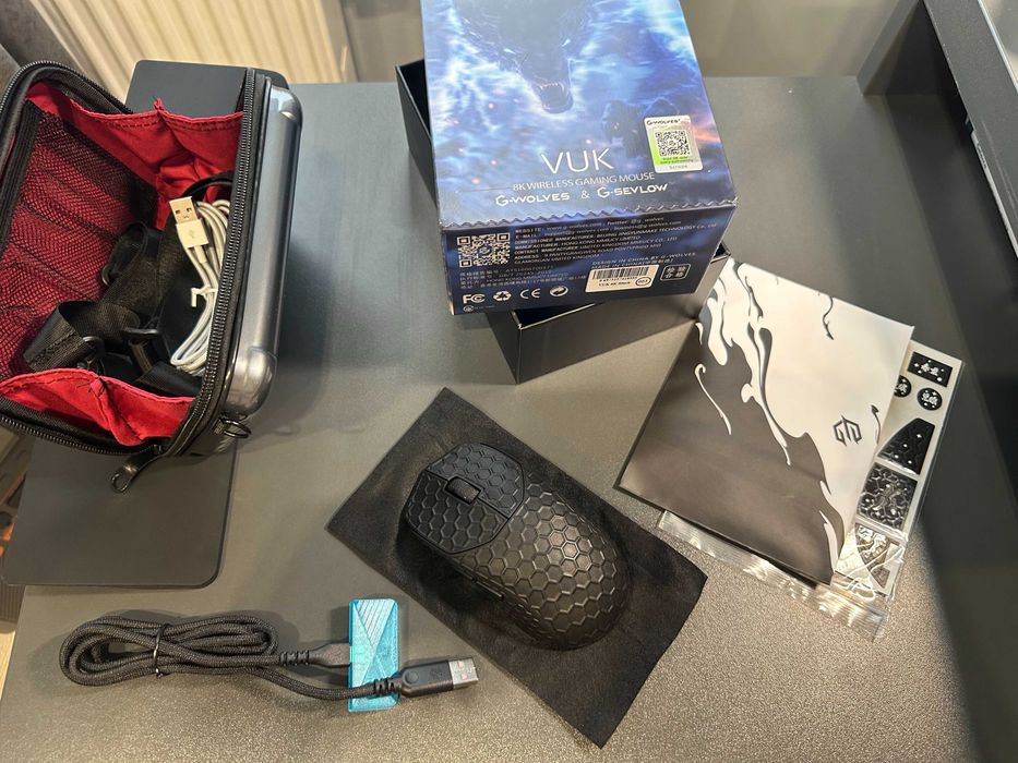 G-Wolves VUK 8K Wireless Mouse ~35g dual sensor