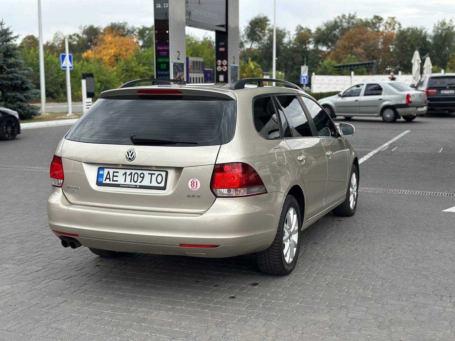 Продам Volkswagen Jetta 2012 автомат