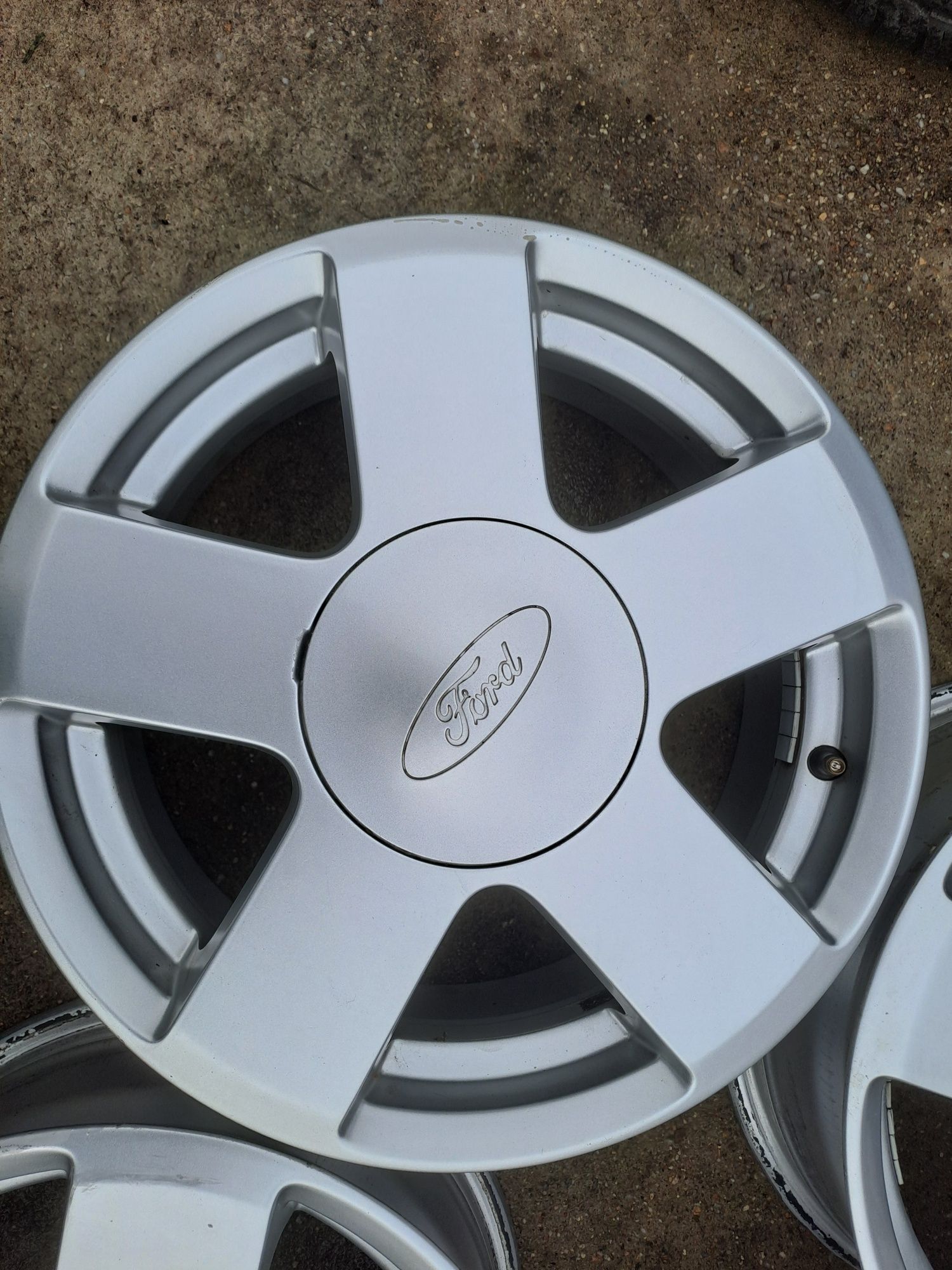 4szt Felgi Aluminiowe Ford 15cali 4x108 Komplet