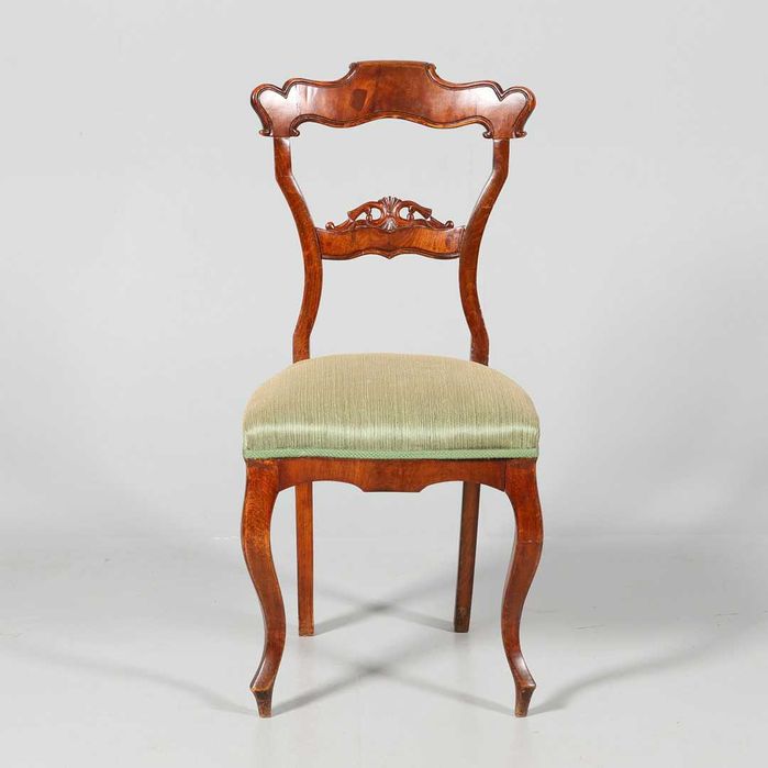 Zestaw mebli dwa krzesła plus jeden stoliki