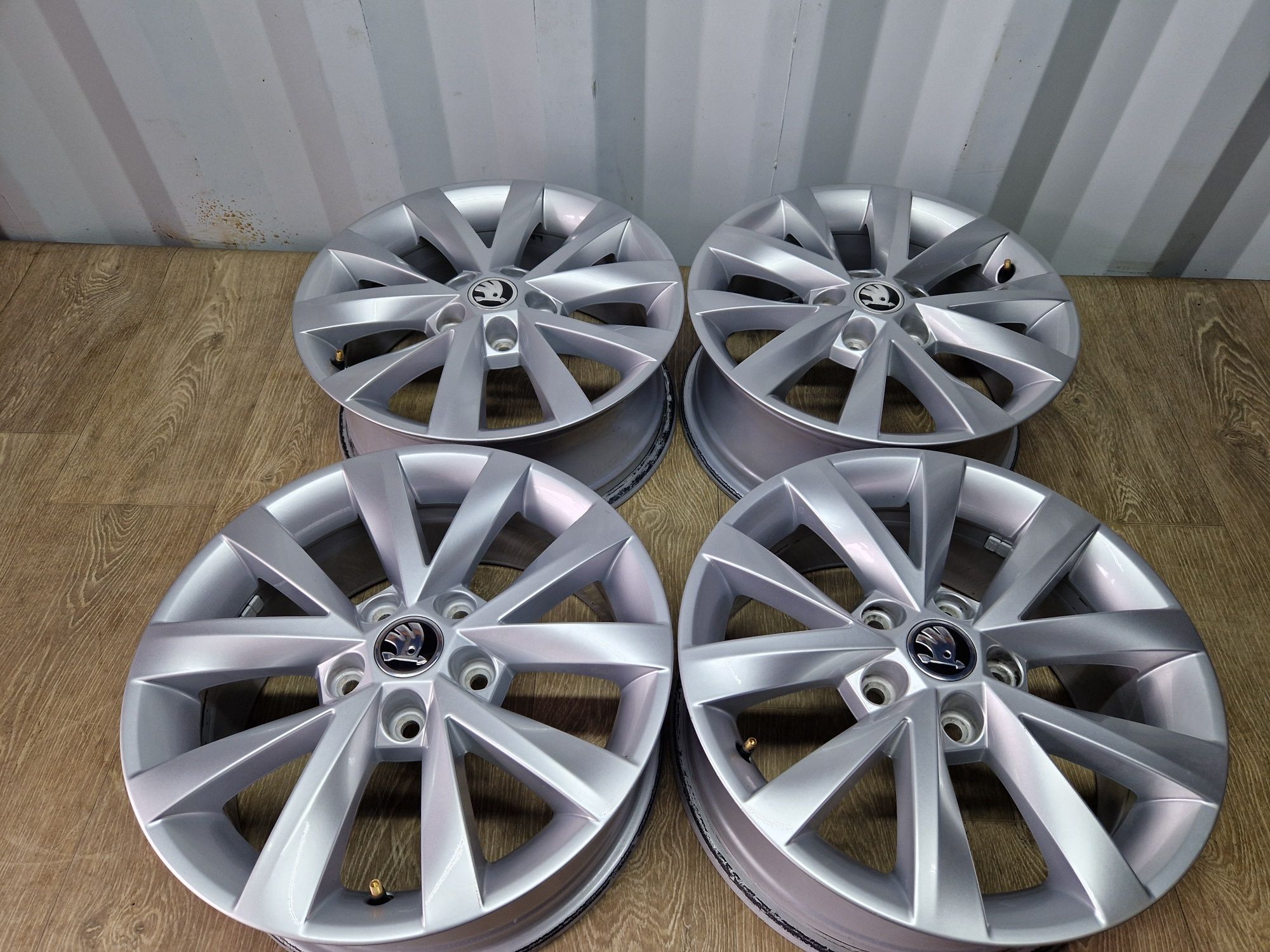 Felgi 16 skoda octavia superb Karoq 5x112 6.5j et46 os 57.1
