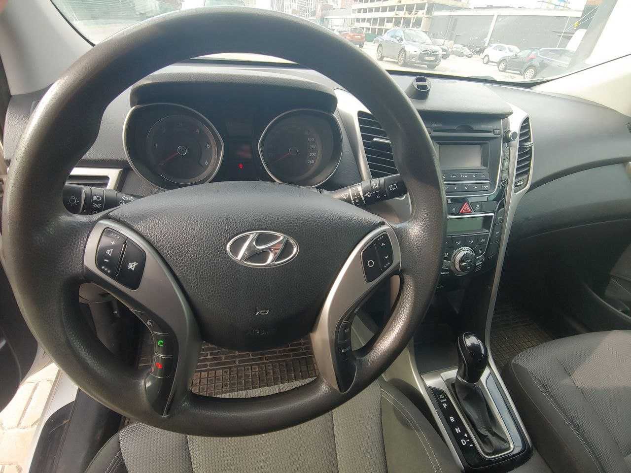 Продається Hyundai i30 2012 дизель 1.6 автомат універсал