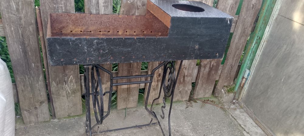 мангал зроблений на совість можна жарити і варити бограч