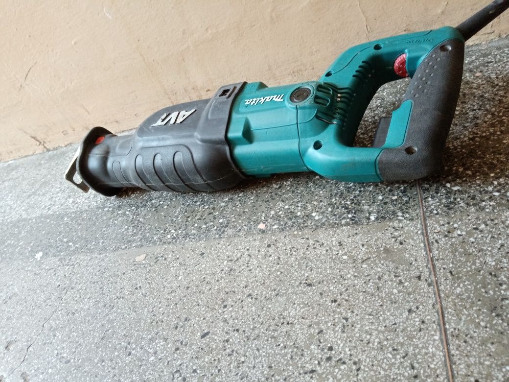 Piła szablasta Makita JR 3070CT. 1510W