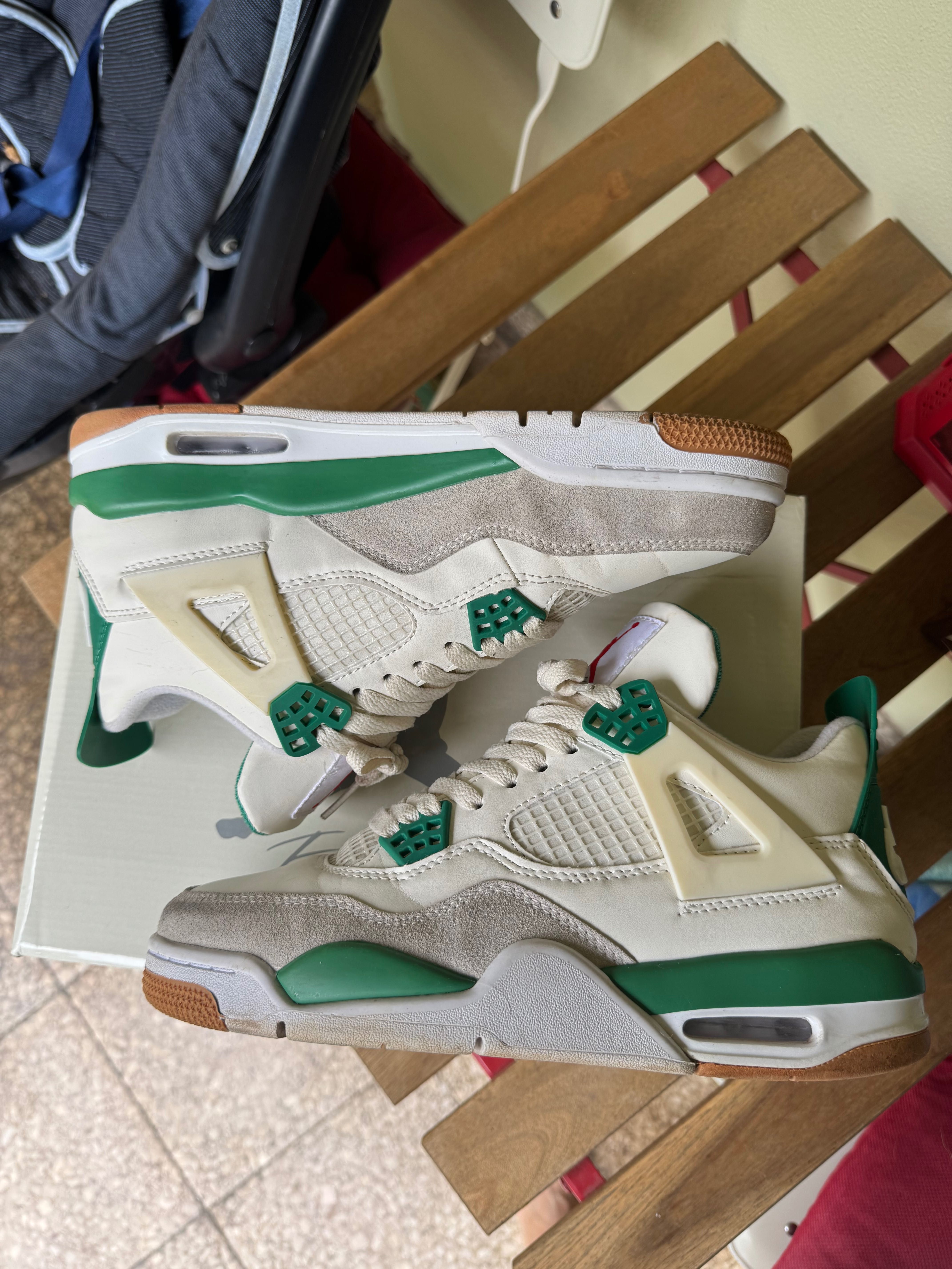 Jordan 4 “SB” green