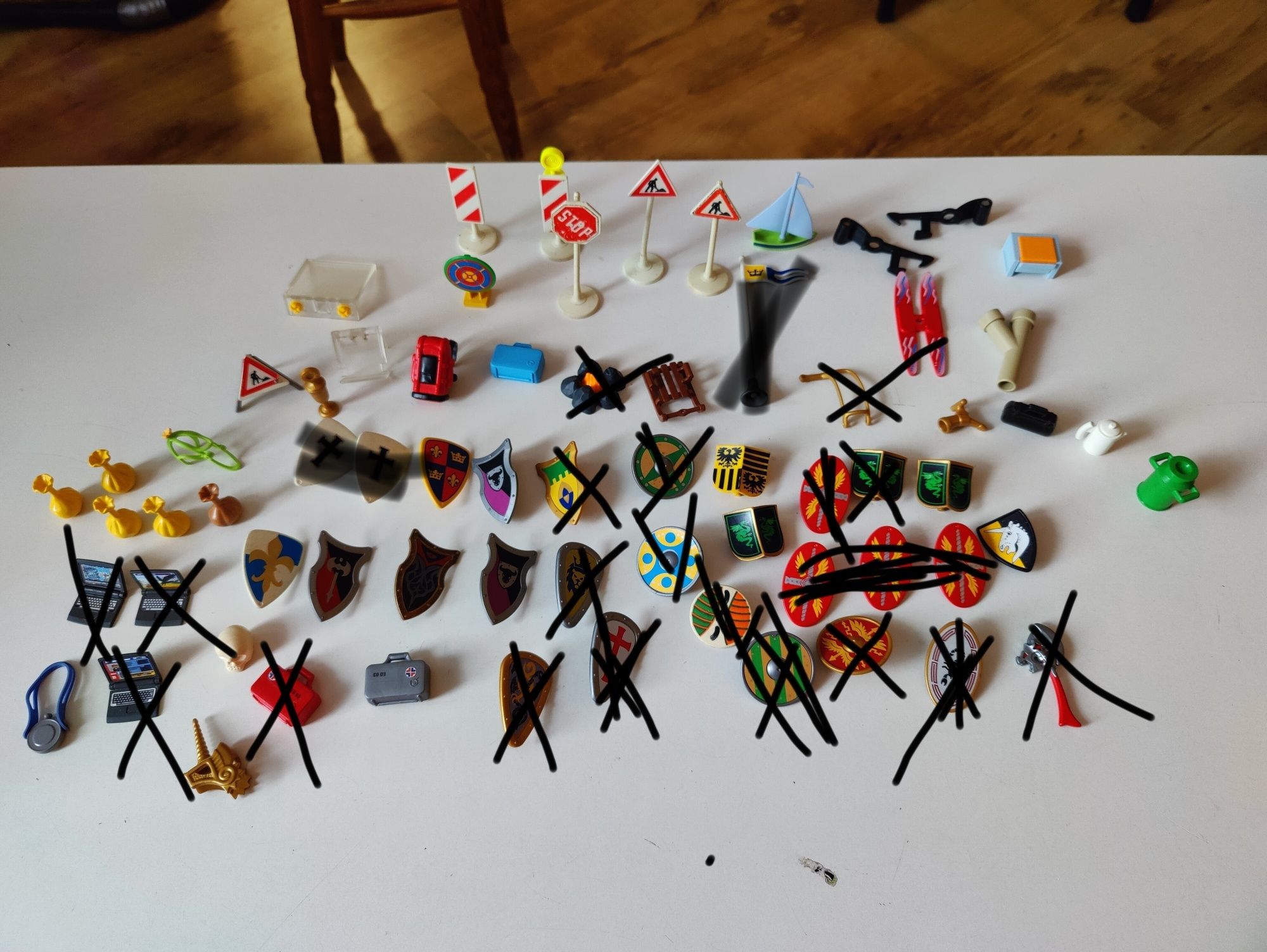 Elementy Playmobil- tarcze, znaki