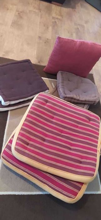 Almofadões/ poufs para desocupar