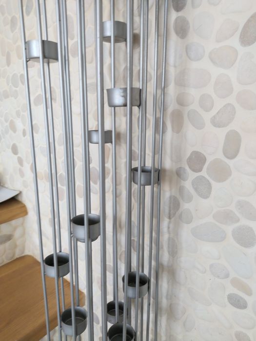 Świecznik podlogowy 120 cm, metaloplastyka