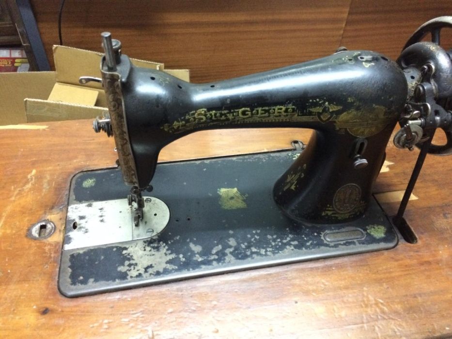SINGER - Máquina de Costura Antiga