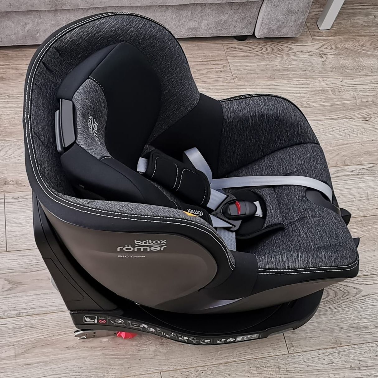 Britax Romer DualFix 5z z podstawa Stan IDEALNY!