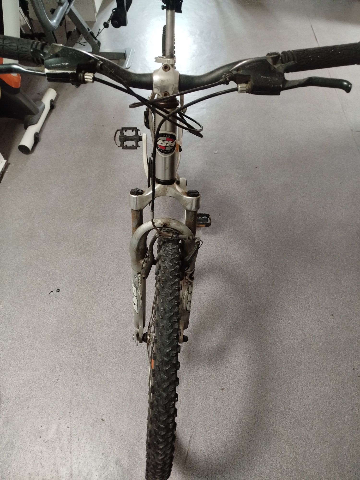 Bicicleta em alumínio