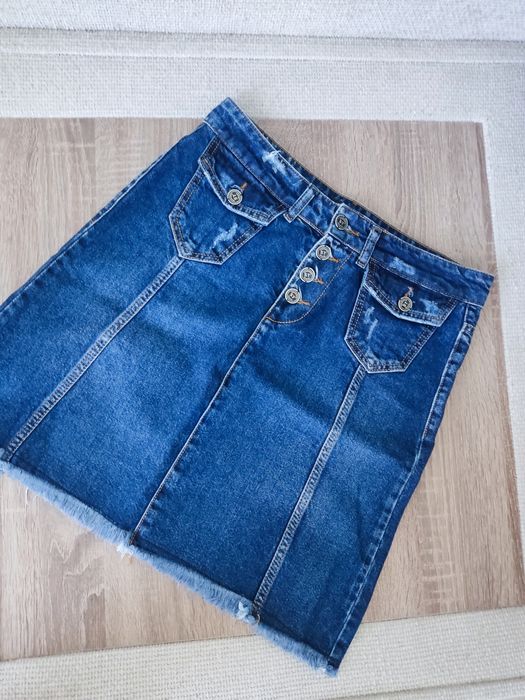 Юбка джинсова, жіноча. Розмір М. Нова.