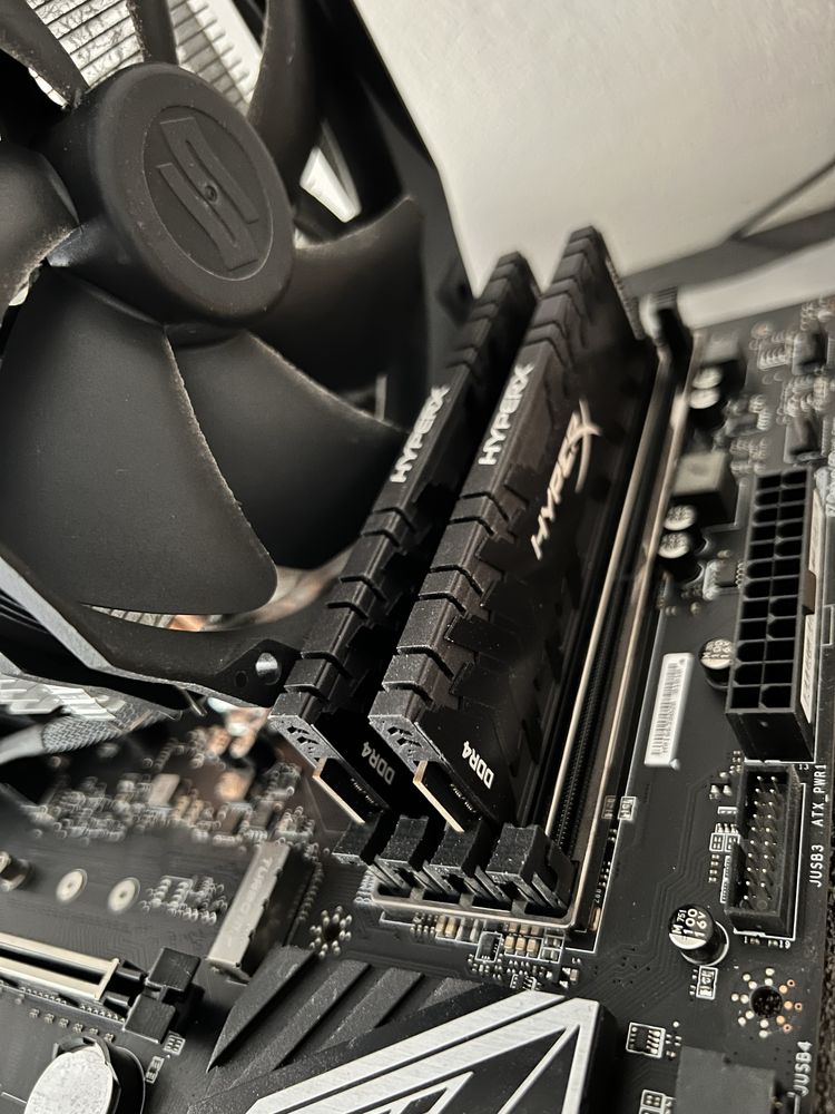I7-6700k + MSI Z270 SLI PLUS + 16GB Hyperx DDR4 3200Mhz