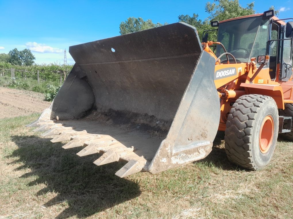 Pá carregadora Doosan DL250