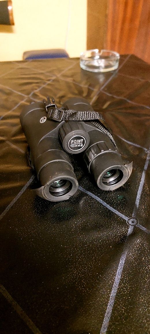 Бінокль YUKON Point 10×42