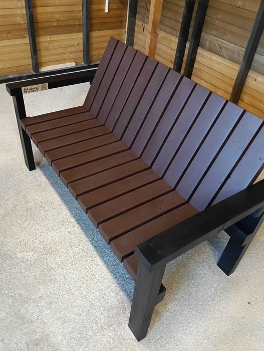 Sofá de 2 lugares em madeira maciça – robusto e durável