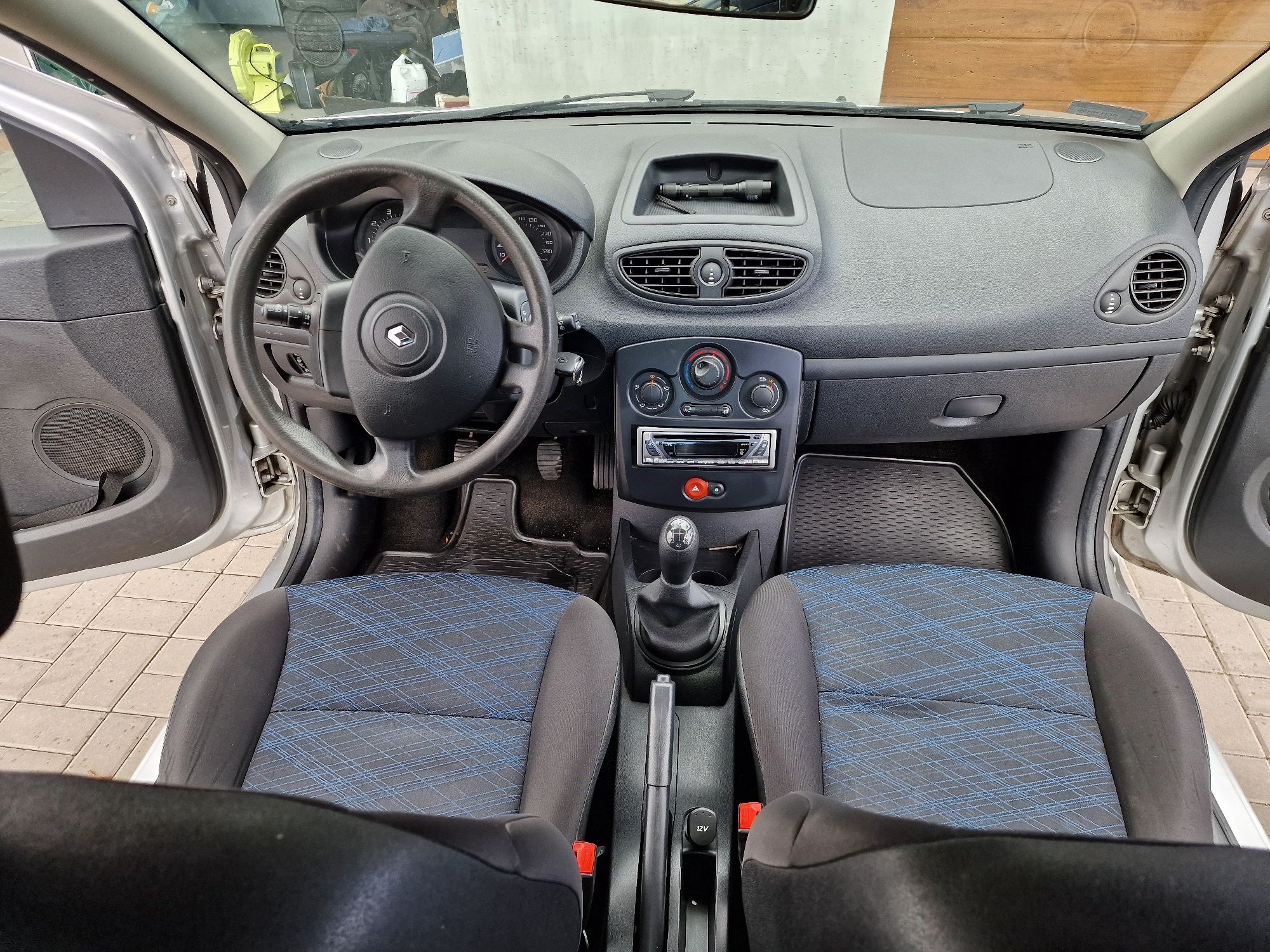 Sprzedam clio 3 1.2 benzyna 2008r zapraszam !