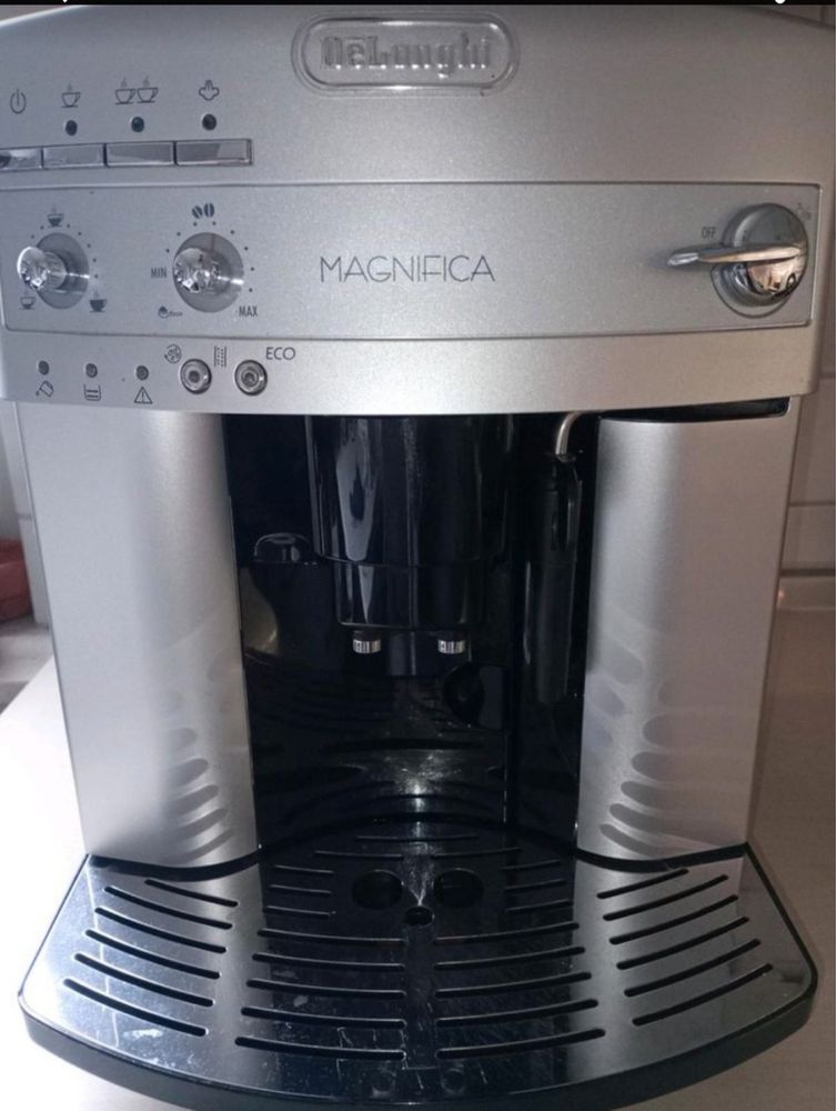 Кавоварка Delonghi
