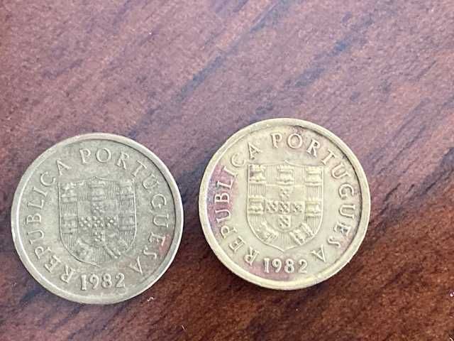 6 moedas de 1 escudo, latão níquel, módulo menor; oferta de 2 moedas