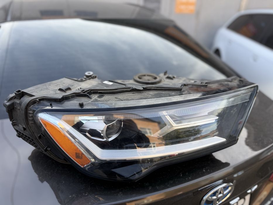 Фара Audi Q7 20-24 USA 4M0941012B