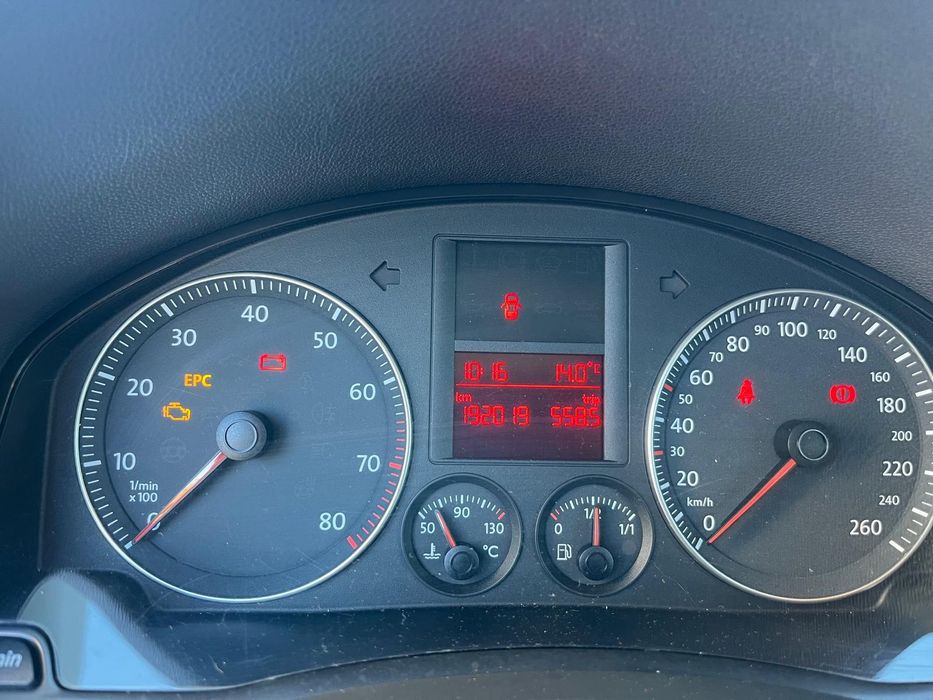 Golf 5. 2005 1.4 gasolina  3 portas