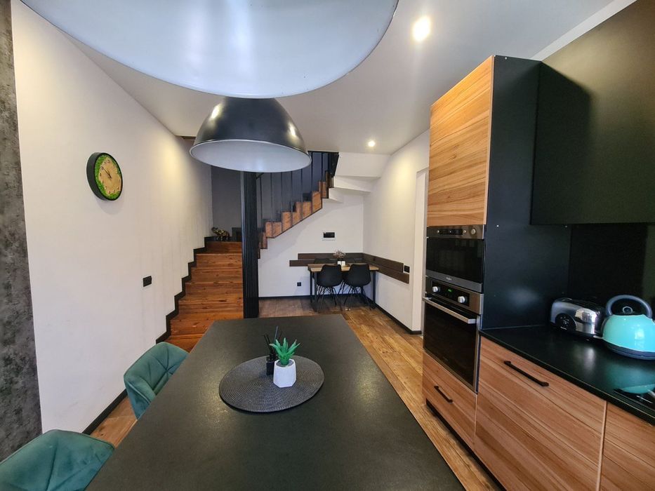 Розрахунок в гривнях.Продаж таунхаусу з ремонтом та меблями!є підвал