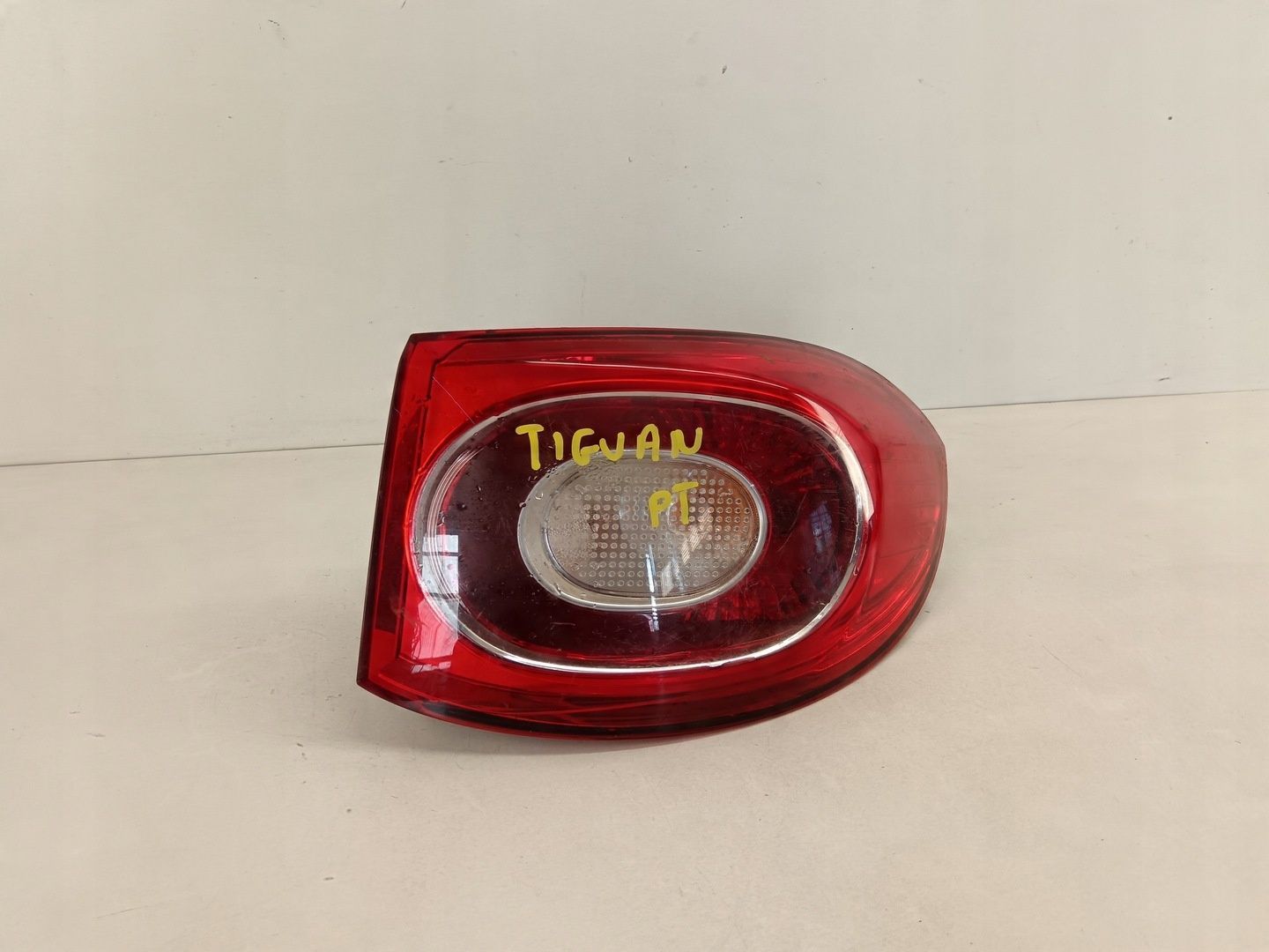LAMPA PRAWA TYLNA VW TIGUAN I 07-13