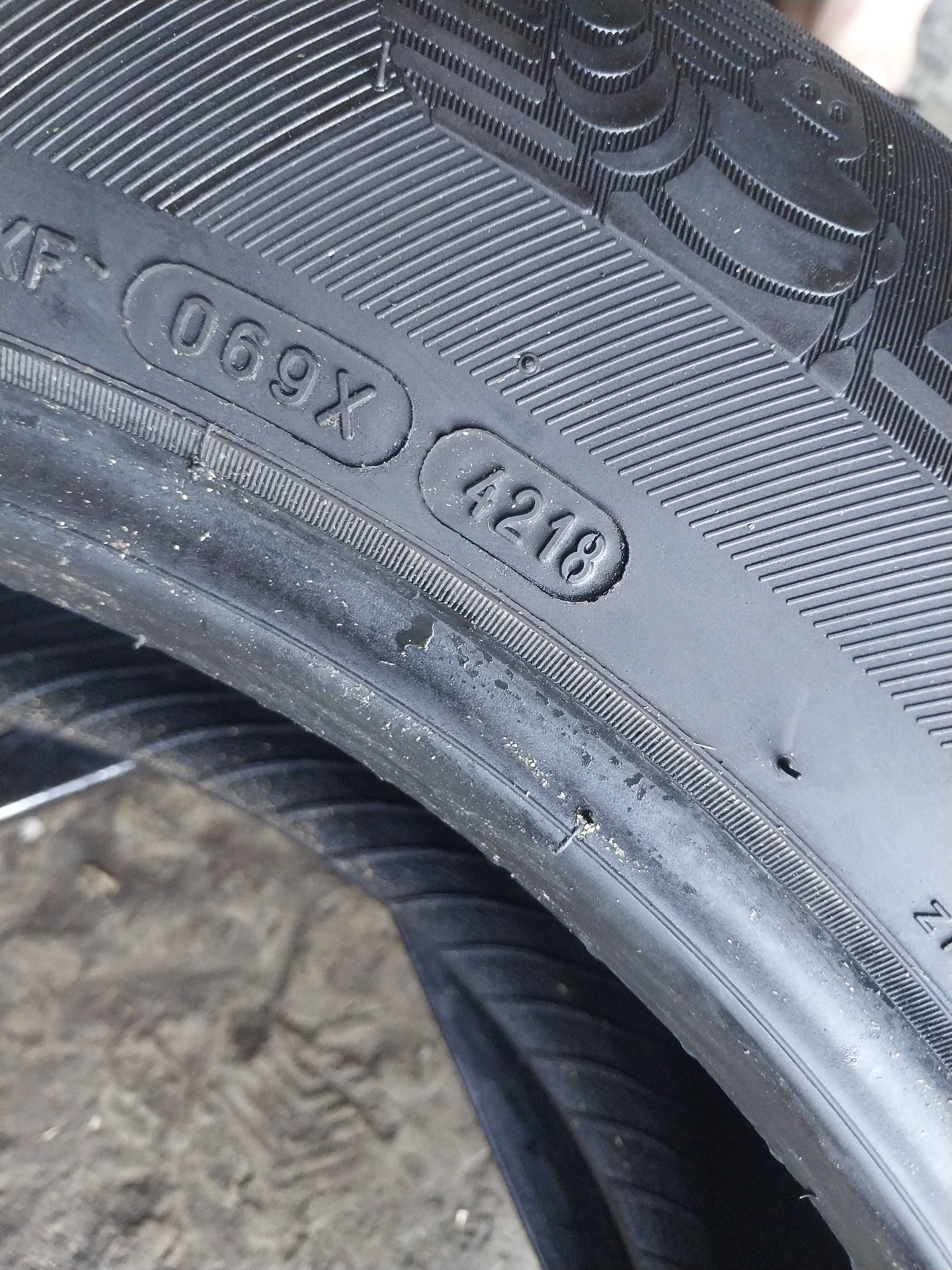 235 60 18 Michelin, всесезонні. Ціна за 2 шт.. 4400.