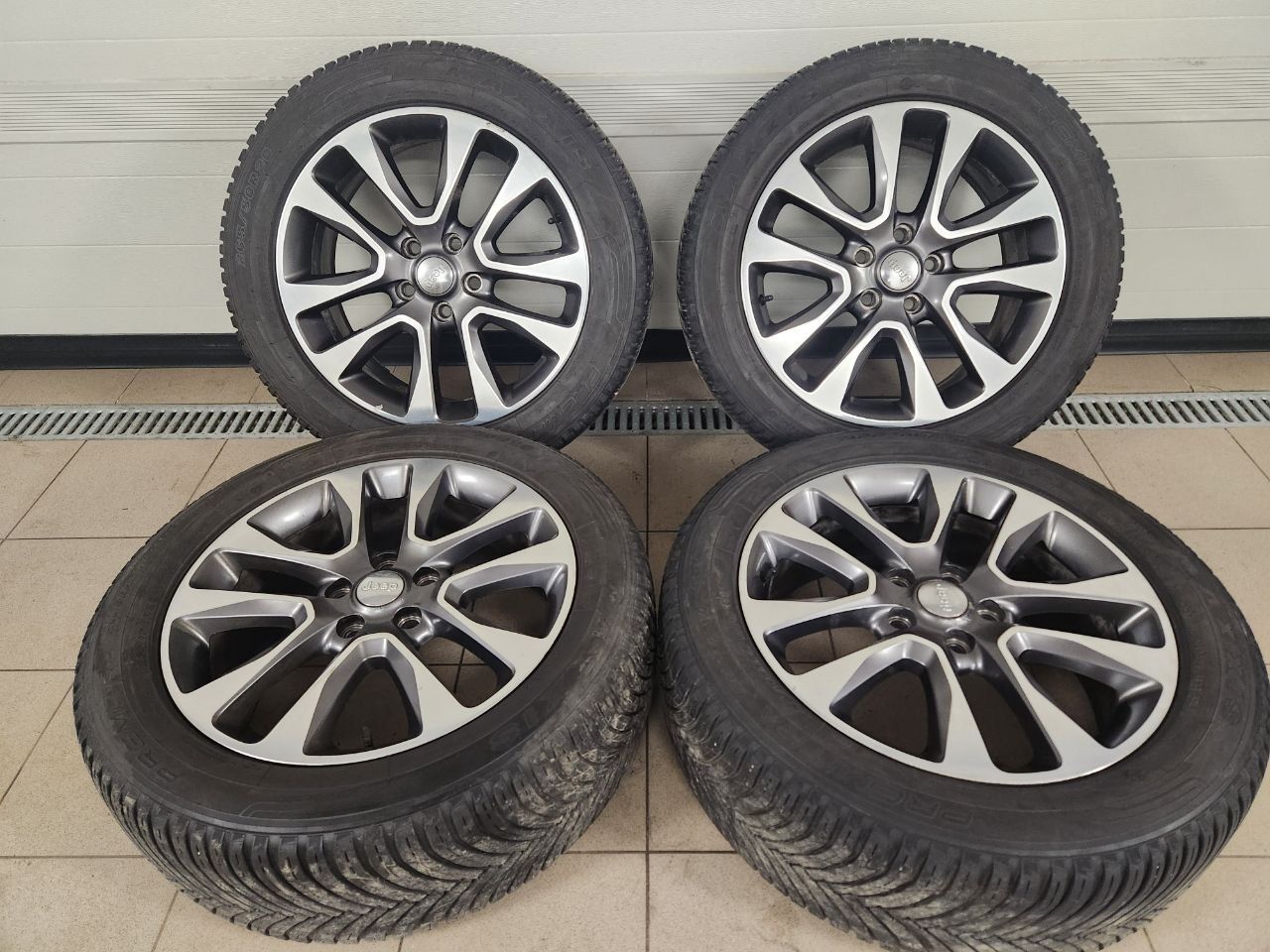Jeep grand Cherokee WK2/WL Диск R20/8J/ET56