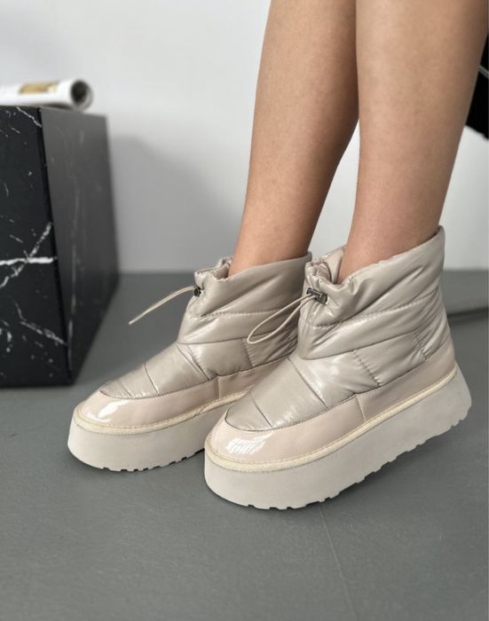 Сапоги ботинки дутики бежевые