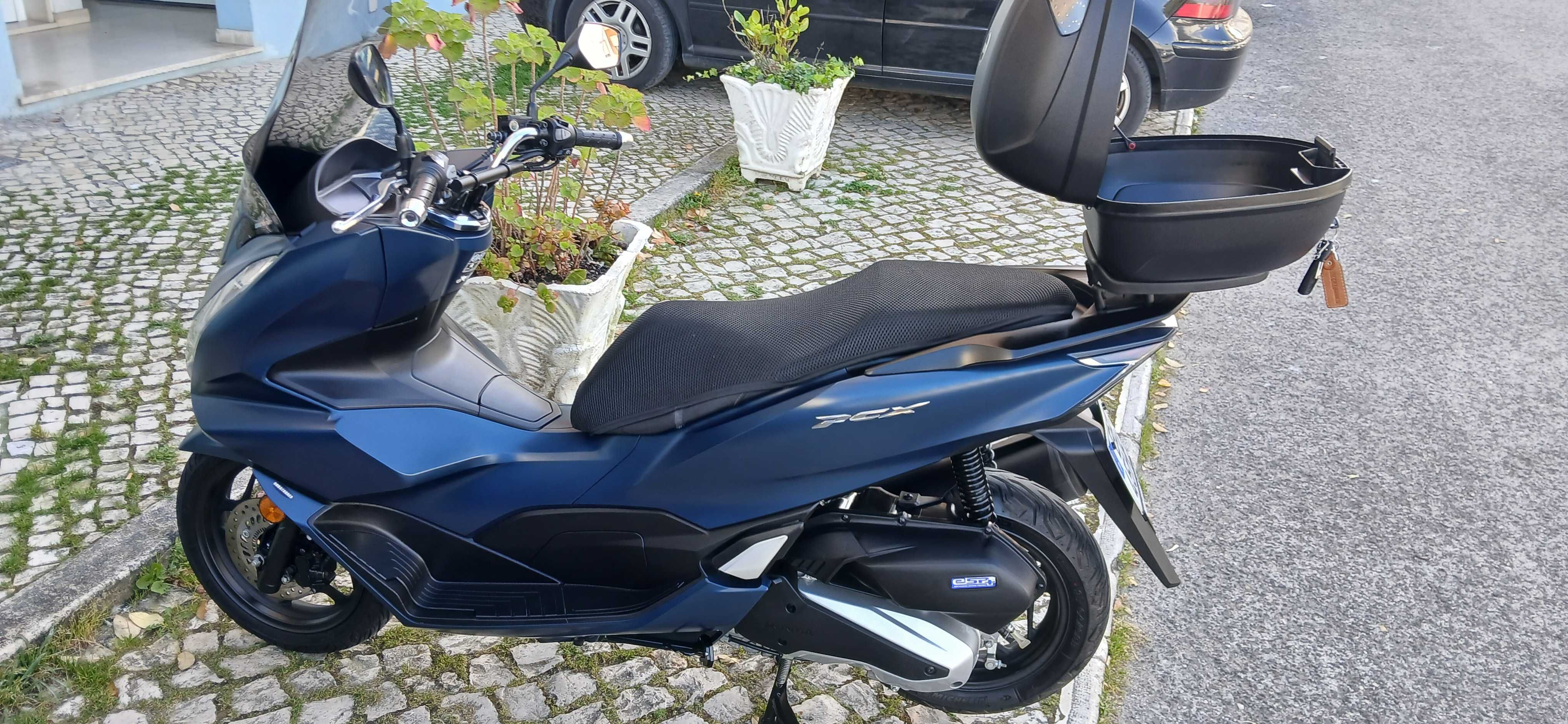 HONDA PCX 125  DE  Outubro 2023