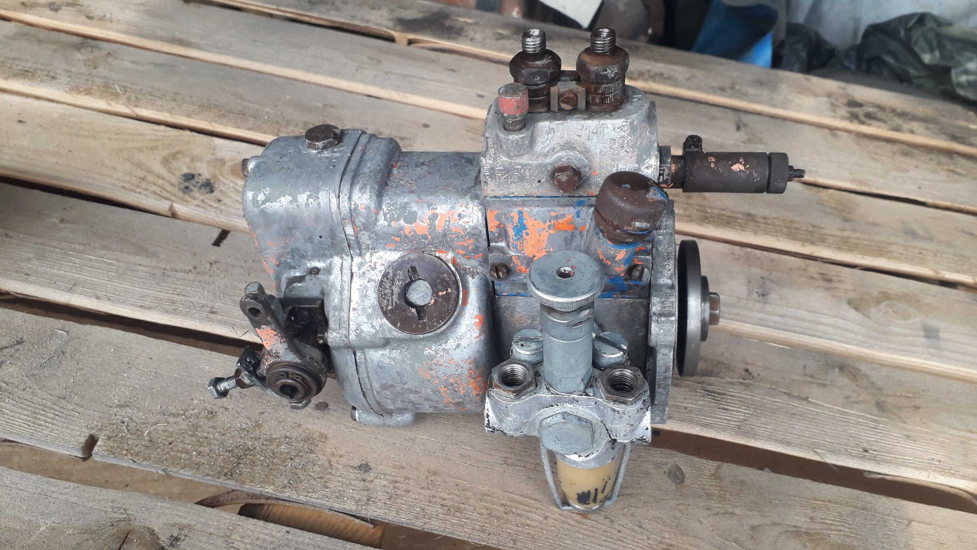 pompa wtryskowa URSUS C330 C328 C325 wladimirec T25