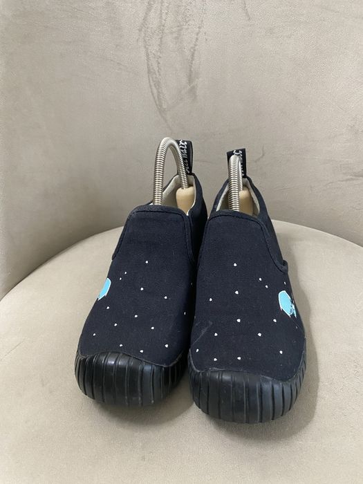 Вінтажні сліпони Dr.Martens в колаборації з Sanrio