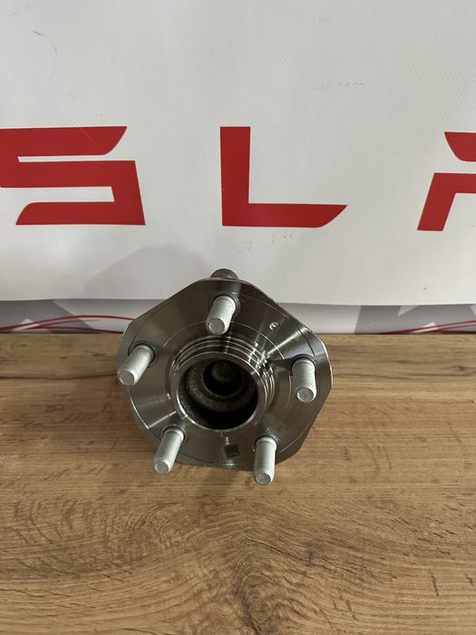 Tesla model 3 Y ступица