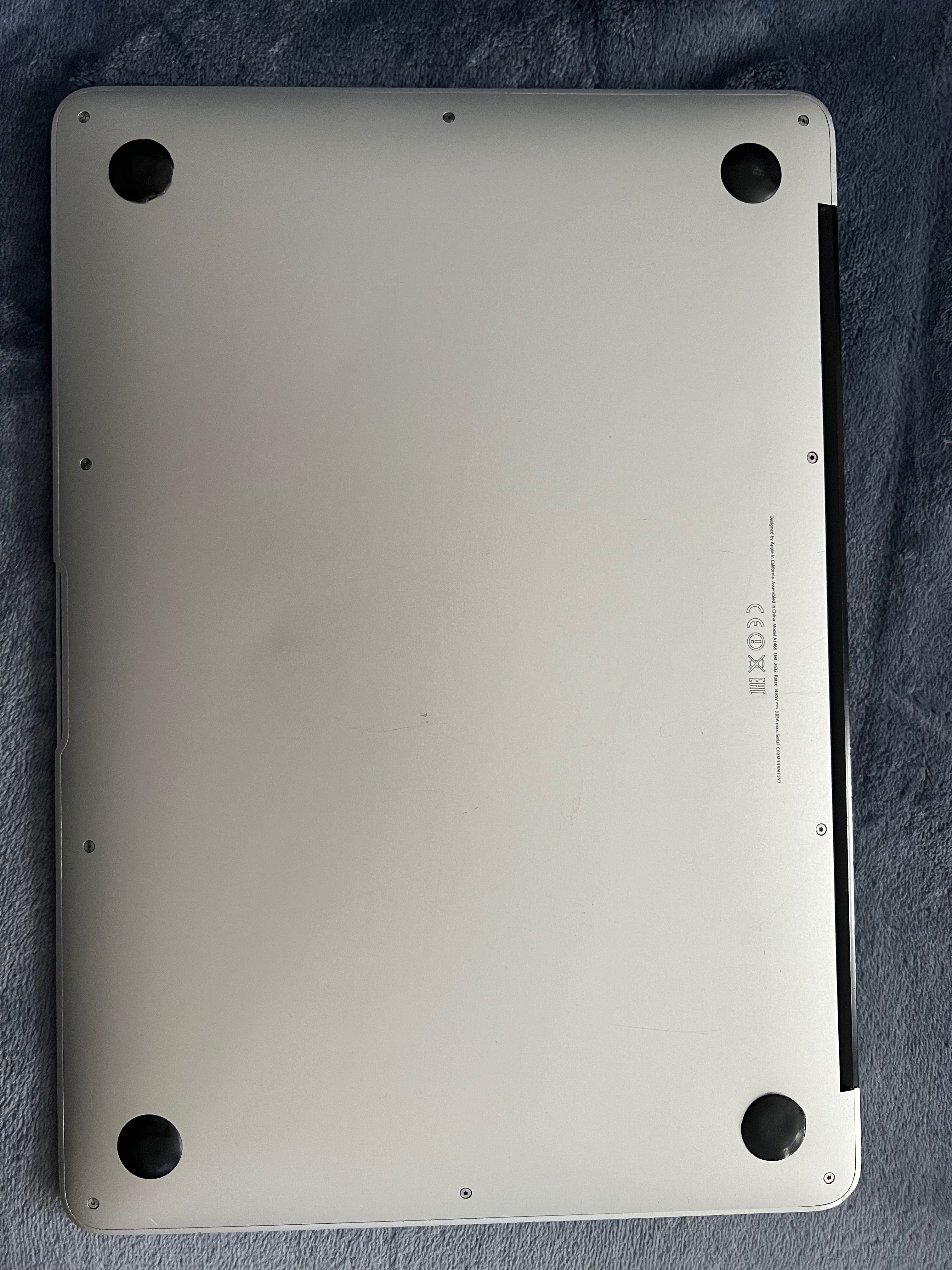 Komputer laptop MacBook Air 13