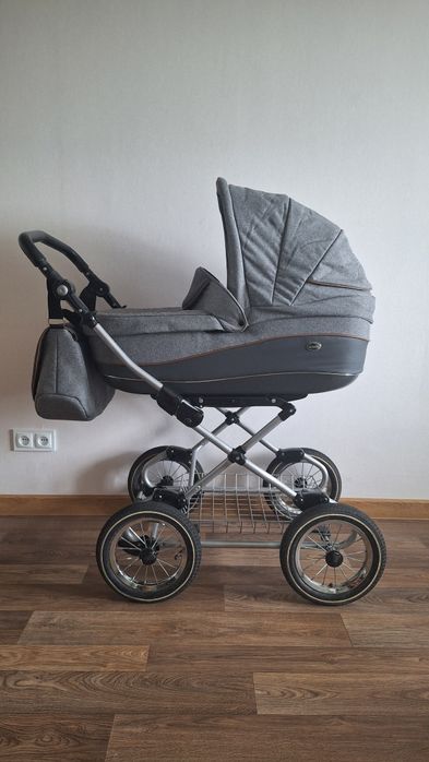 Класична коляска Roan Emma