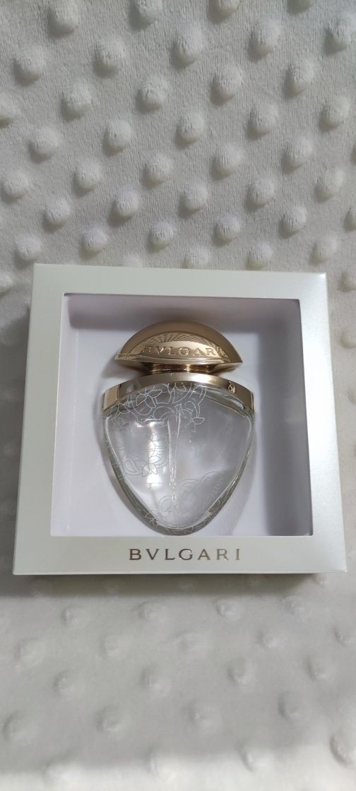 Puste opakowanie perfumach kartonik bvlgari jasmin noir l'eau exquise