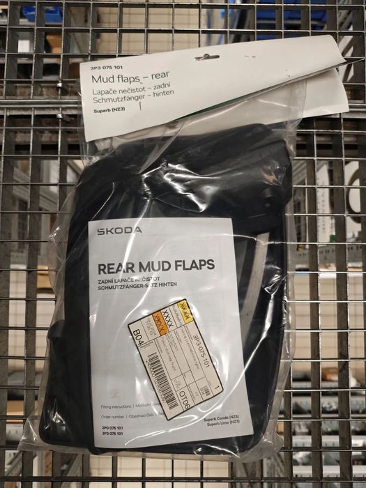 Chlapacze Superb 4 tył