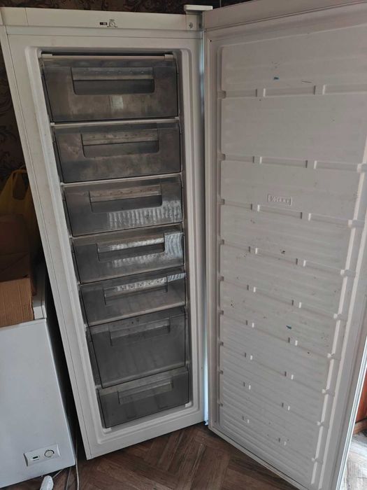 Морозильна камера SMART SMUF-225W — 225 літрів, економна та надійна!