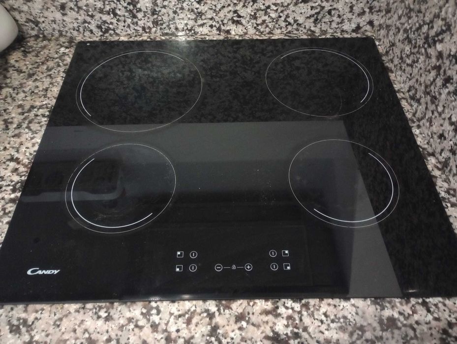 Placa elétrica com apenas 1 ano de uso