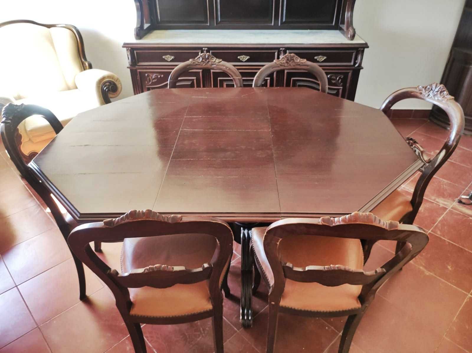 Móveis variados rústicos em Mogno em óptimo estado
